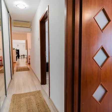 Spacious Near City Center