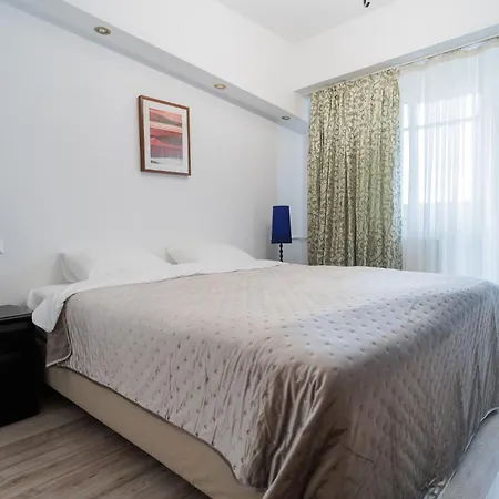 Spacious Near City Center * Bucarest