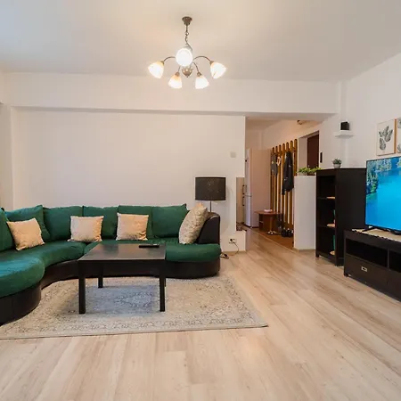 Appartamento Spacious Near City Center *